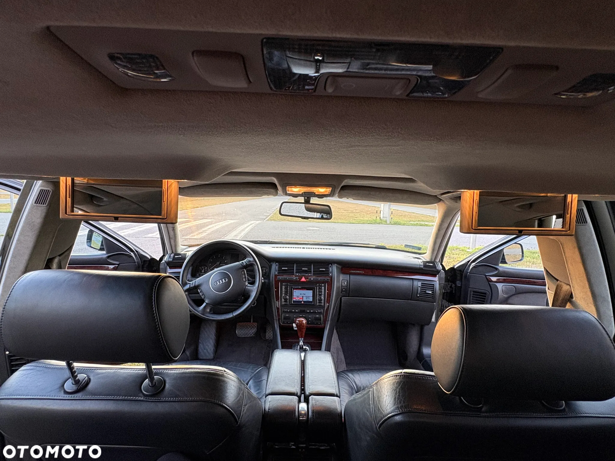 Audi A8 4.2 L Quattro - 26