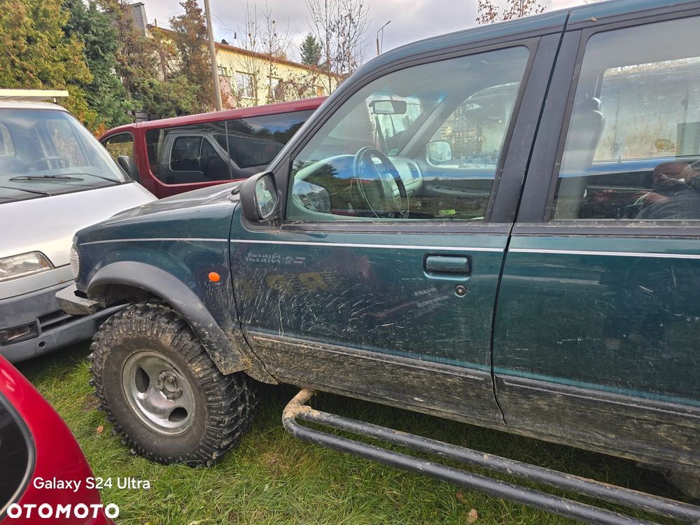 Ford Explorer Standard - 6
