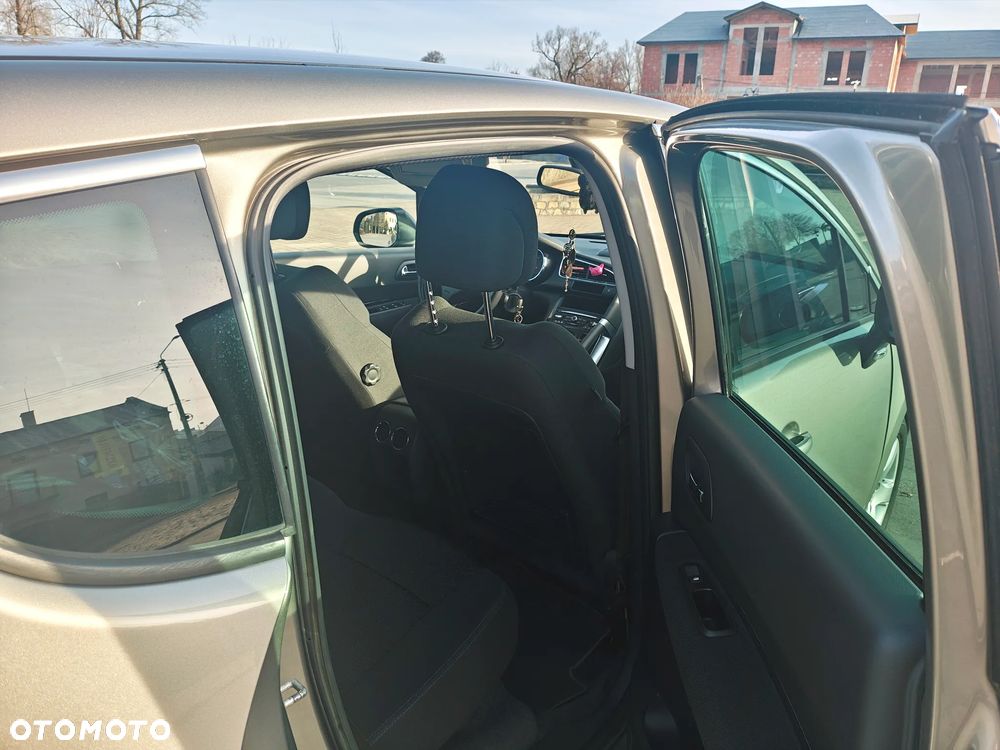 Peugeot 3008 2.0 HDi HYbrid4 - 8