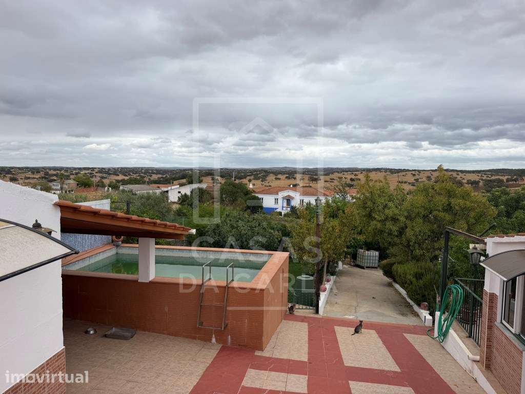 Propriedade T3 com Anexo T1+1 completamente renovada e jardim com 1... - Grande imagem: 2/43