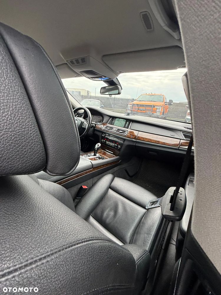 BMW Seria 7 750d xDrive - 31