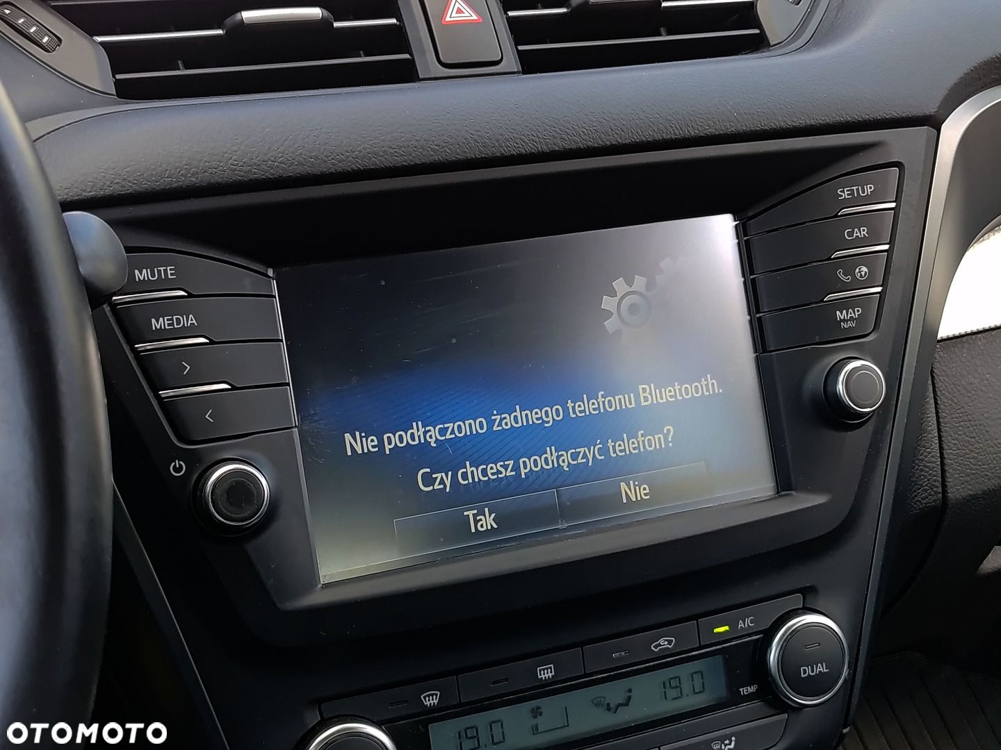 Toyota Avensis - 13