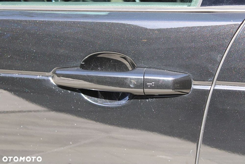 Land Rover Discovery 2.0 P300 R-Dynamic S - 36