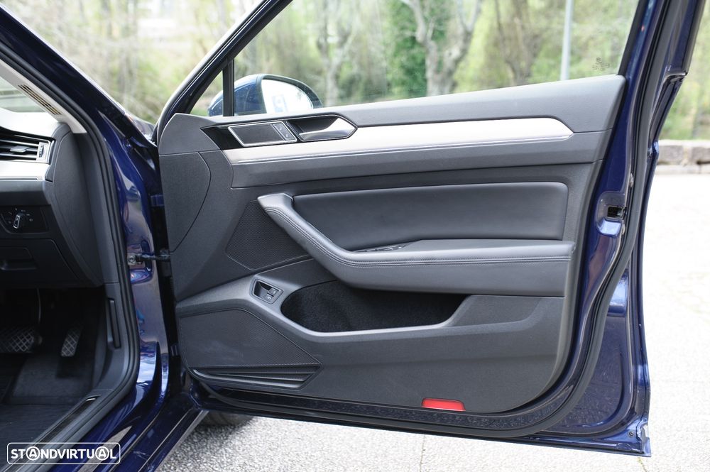 VW Passat Variant - 48