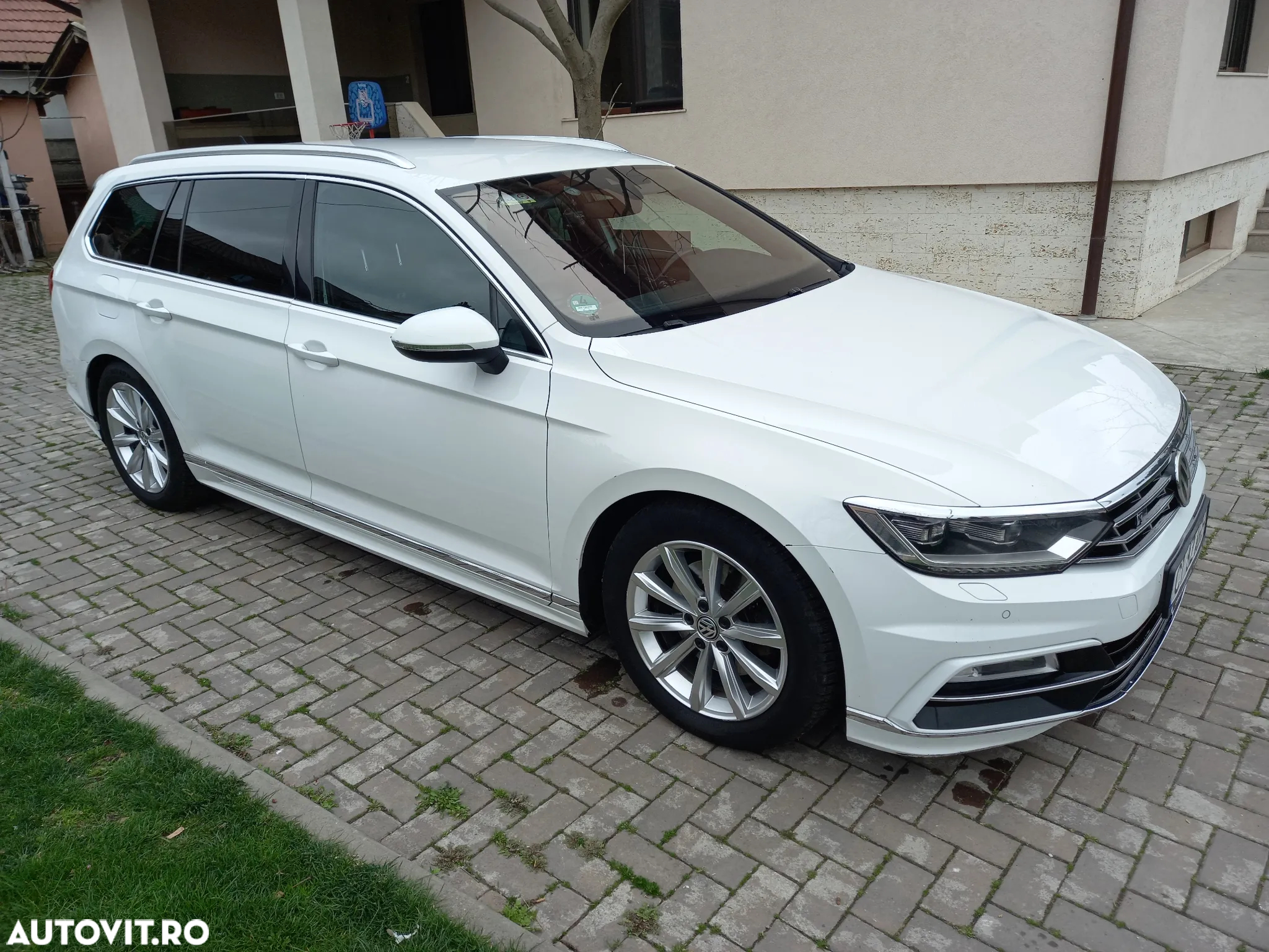 Volkswagen Passat - 3