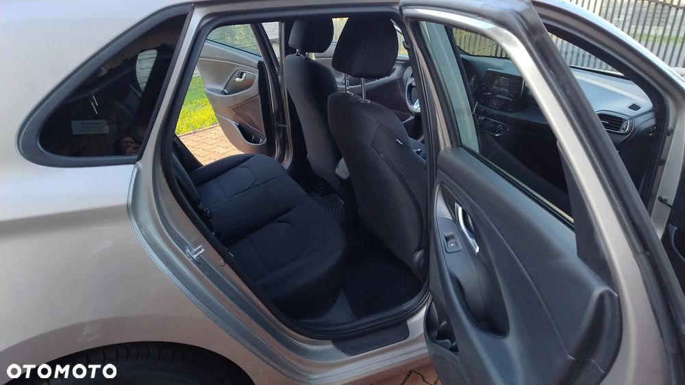 Hyundai i30 1.4 BlueDrive Go - 20