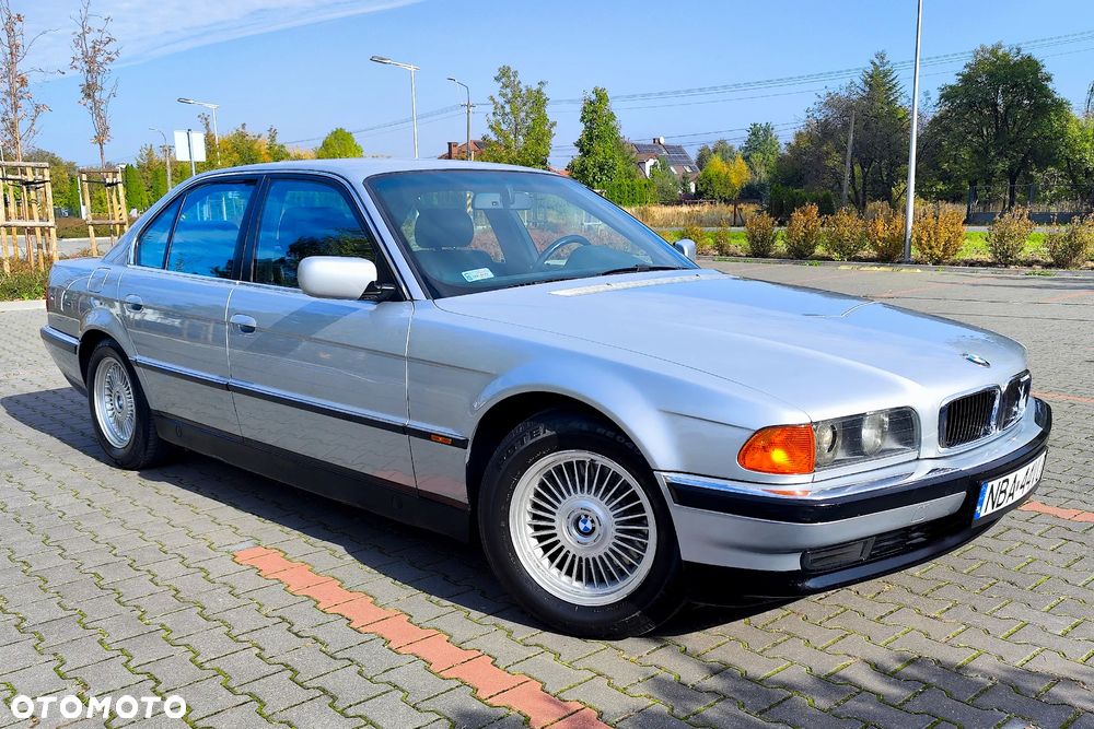 BMW Seria 7 740i V8 - 9