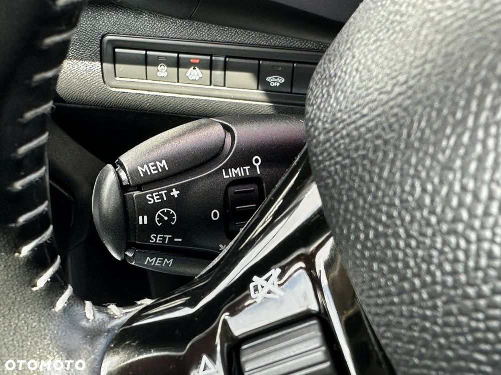 Peugeot 308 1.2 PureTech Allure S&S - 20