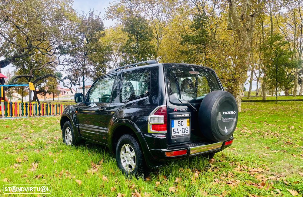 Mitsubishi Pajero - 4