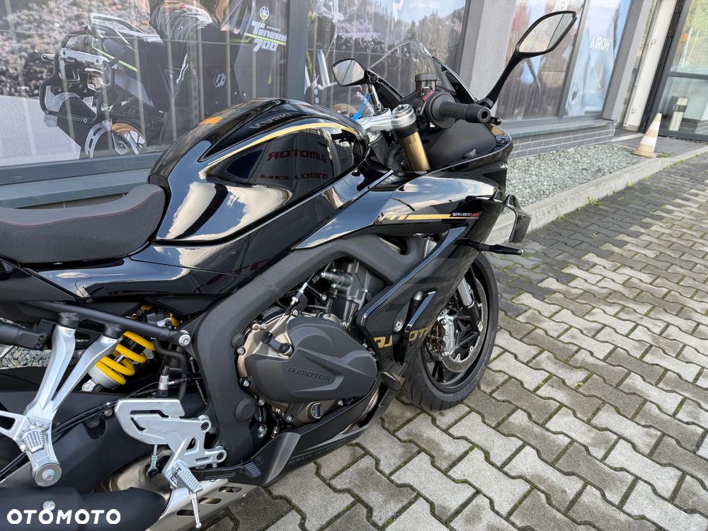 QJMOTOR SRK 800RR - 11
