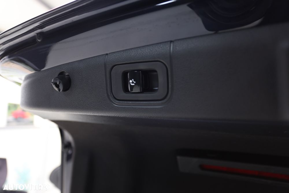 Mercedes-Benz E 300 9G-TRONIC Exclusive - 35