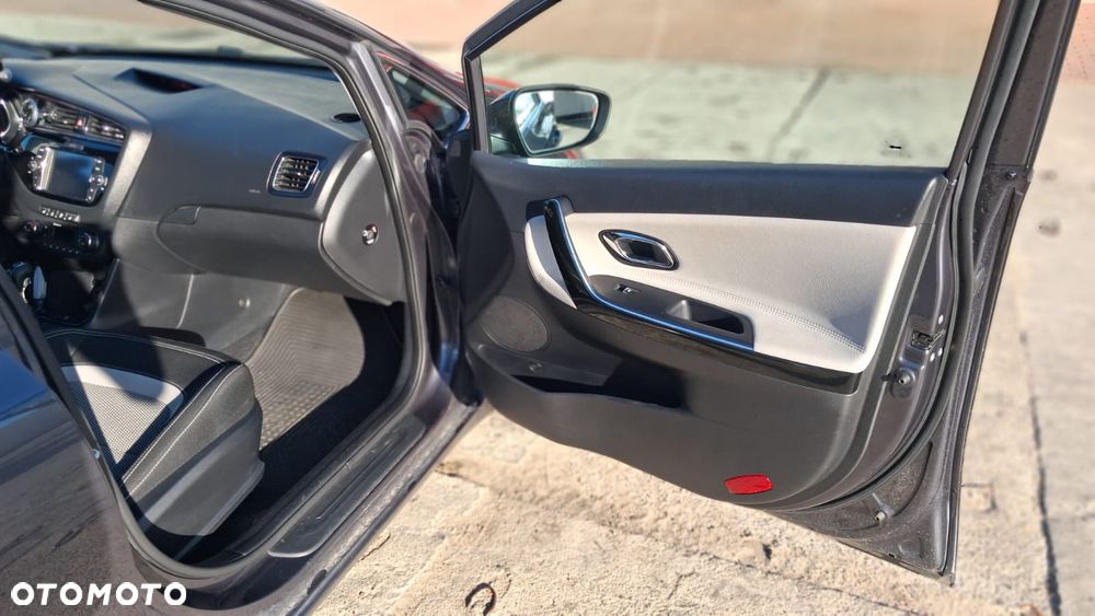 Kia Ceed 1.6 CRDi L Business Line - 13
