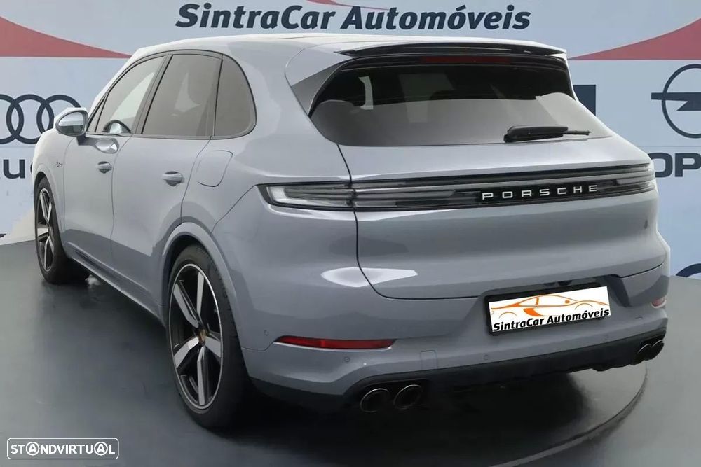 Porsche Cayenne Turbo E-Hybrid - 4