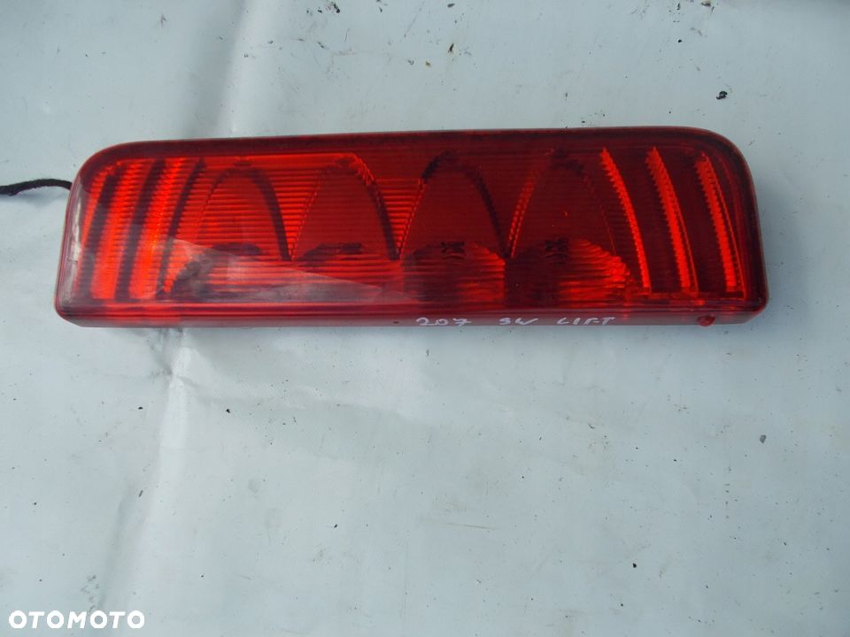 LAMPA TYŁ STOP ŚWIATŁO TRZECIE LIFT 207 F-VAT - 1
