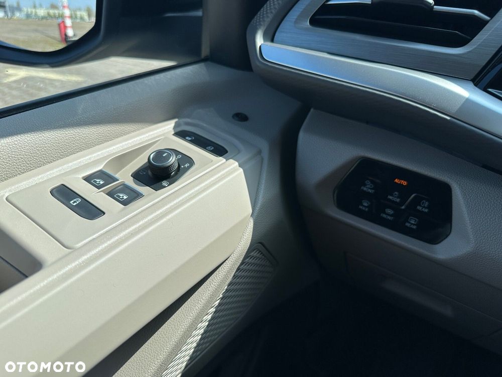 Volkswagen multivan Nowy Multivan L1 2.0 TDI 150 KM DSG 7 biegowa FWD - 25