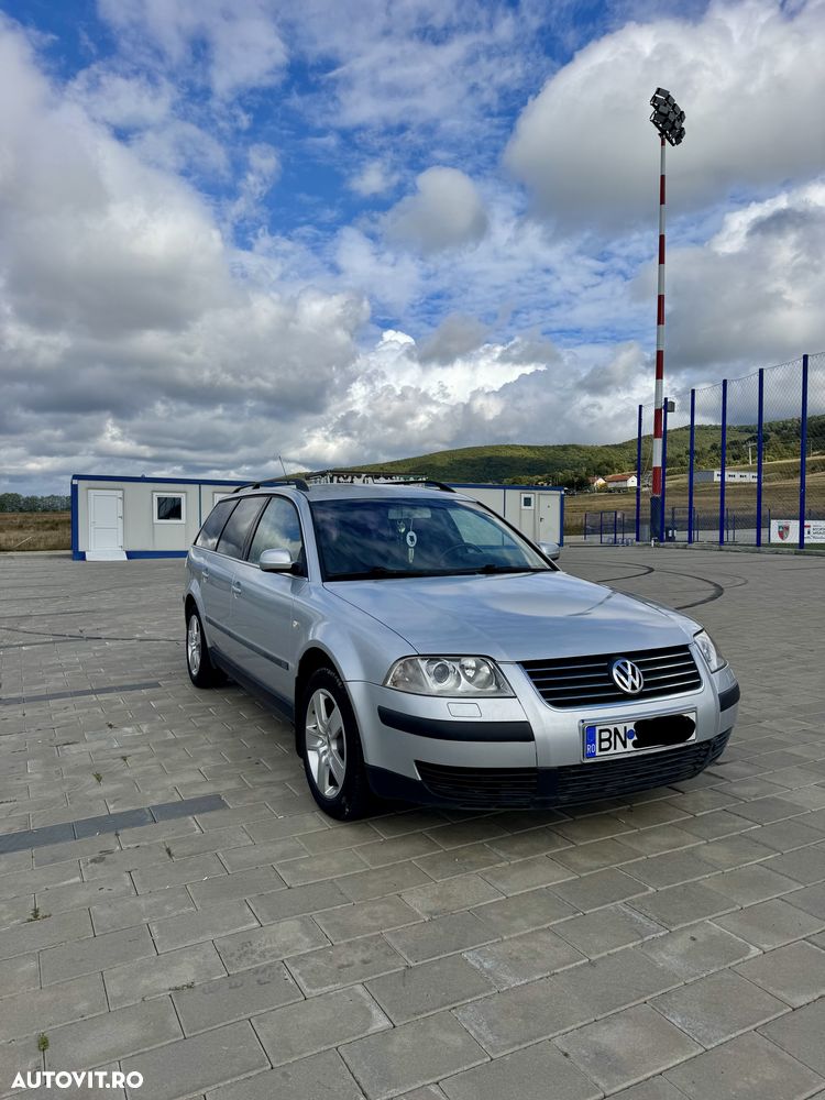Volkswagen Passat - 1