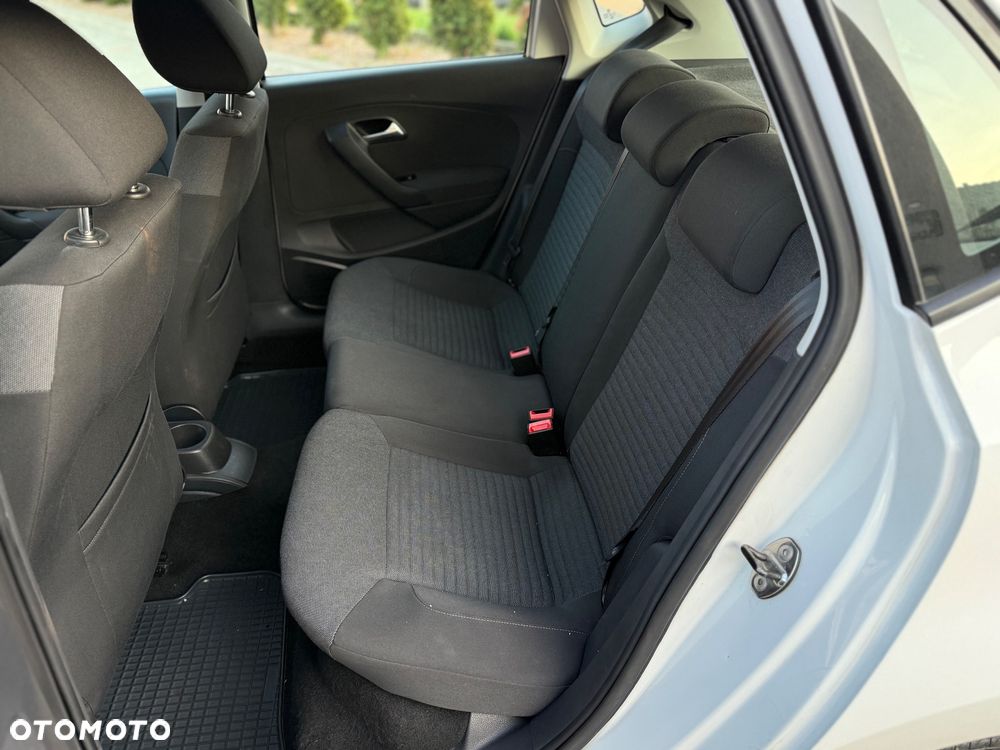 Volkswagen Polo 1.4 16V Trendline - 25