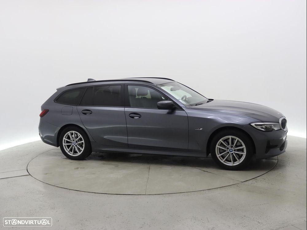BMW 320 e Touring Corporate Edition Auto - 9