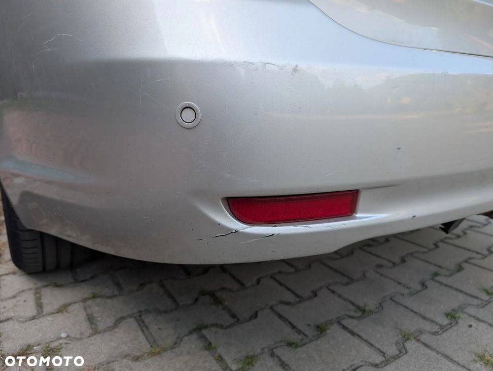 Toyota Avensis 1.8 Sol - 15