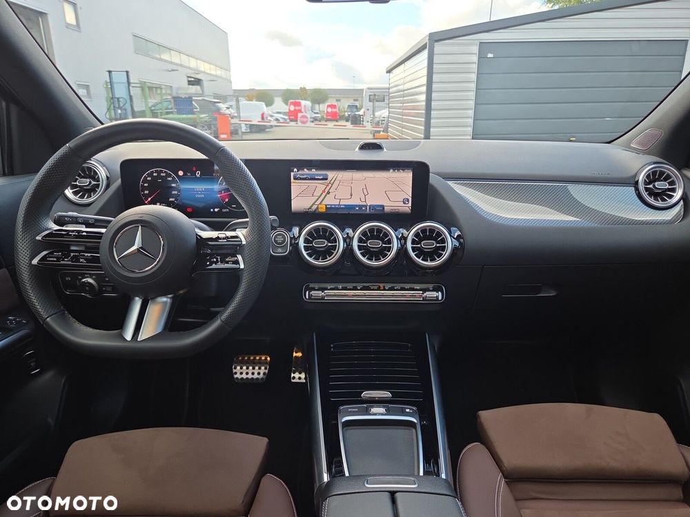 Mercedes-Benz GLA 200 AMG Line - 12