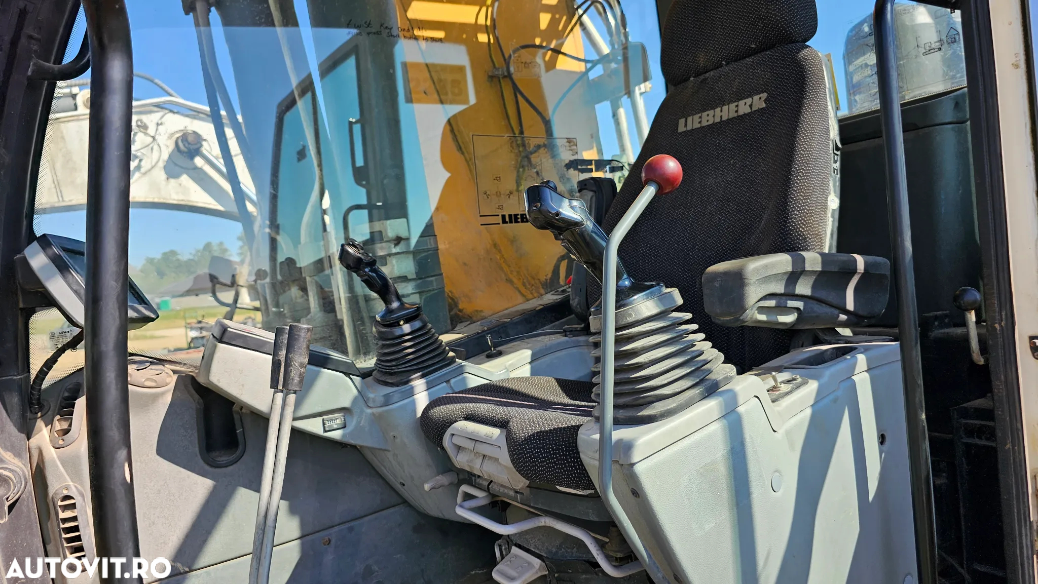 Volvo EC 300 Excavator pe senile - 9