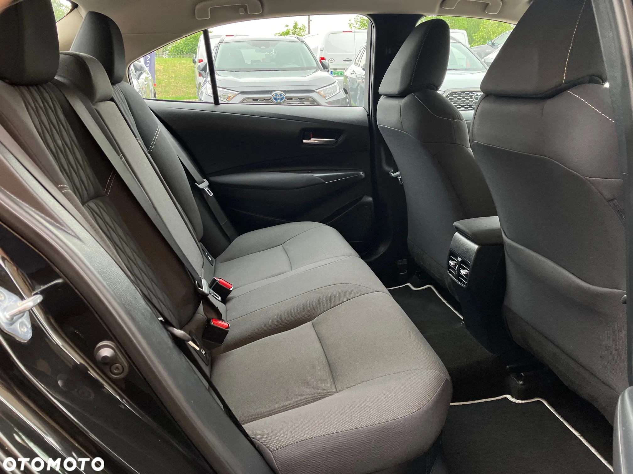 Toyota Corolla 1.8 Hybrid Comfort - 16
