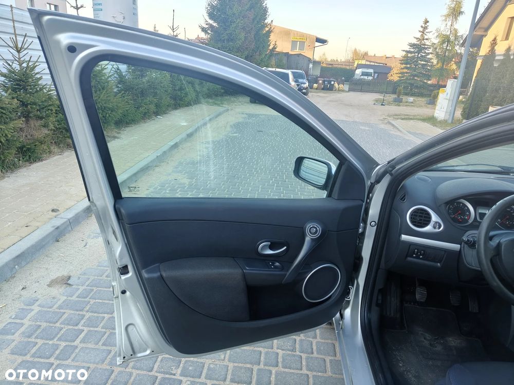 Renault Clio 1.2 TCE Authentique - 15