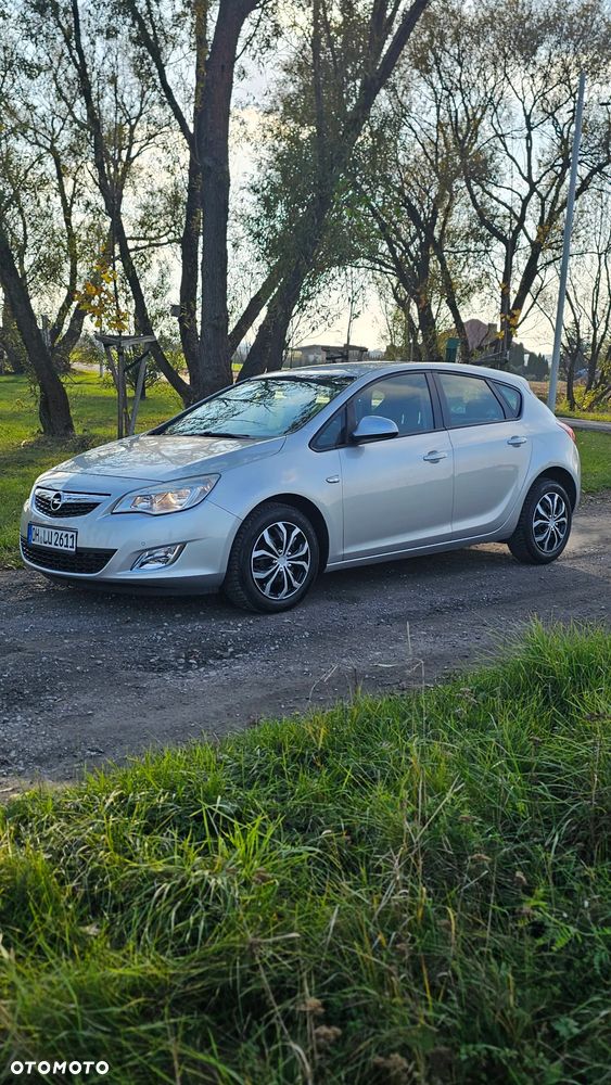 Opel Astra 1.6 Design Edition - 1
