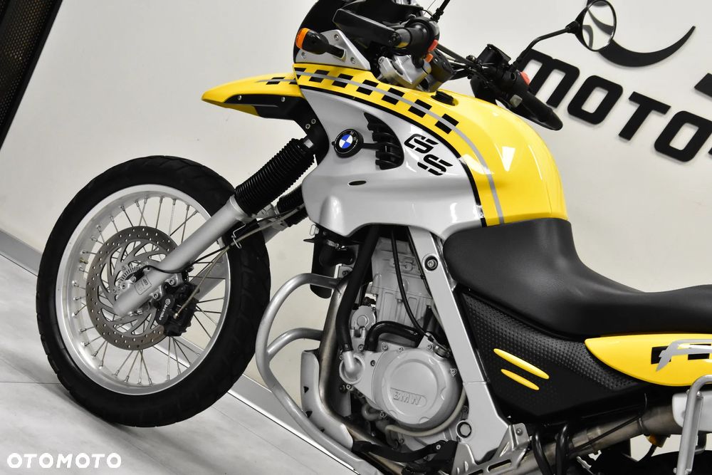 BMW F - 17
