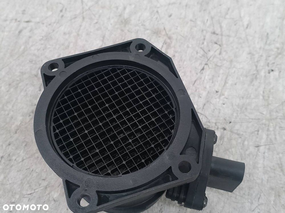 PRZEPŁYWOMIERZ POWIETRZA AUDI A4 B6 AMMQ19768 2.0 20V - 4