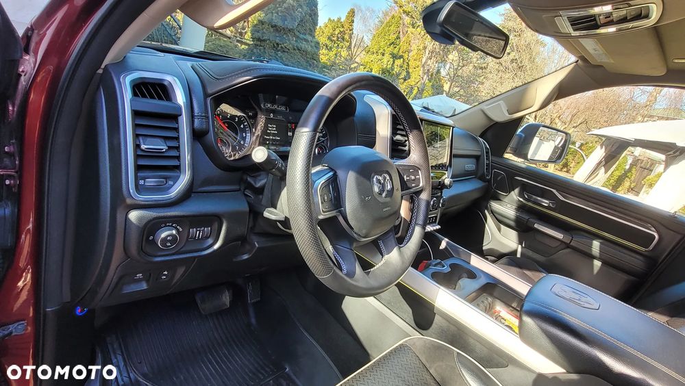 RAM 1500 Crew Cab Laramie - 11