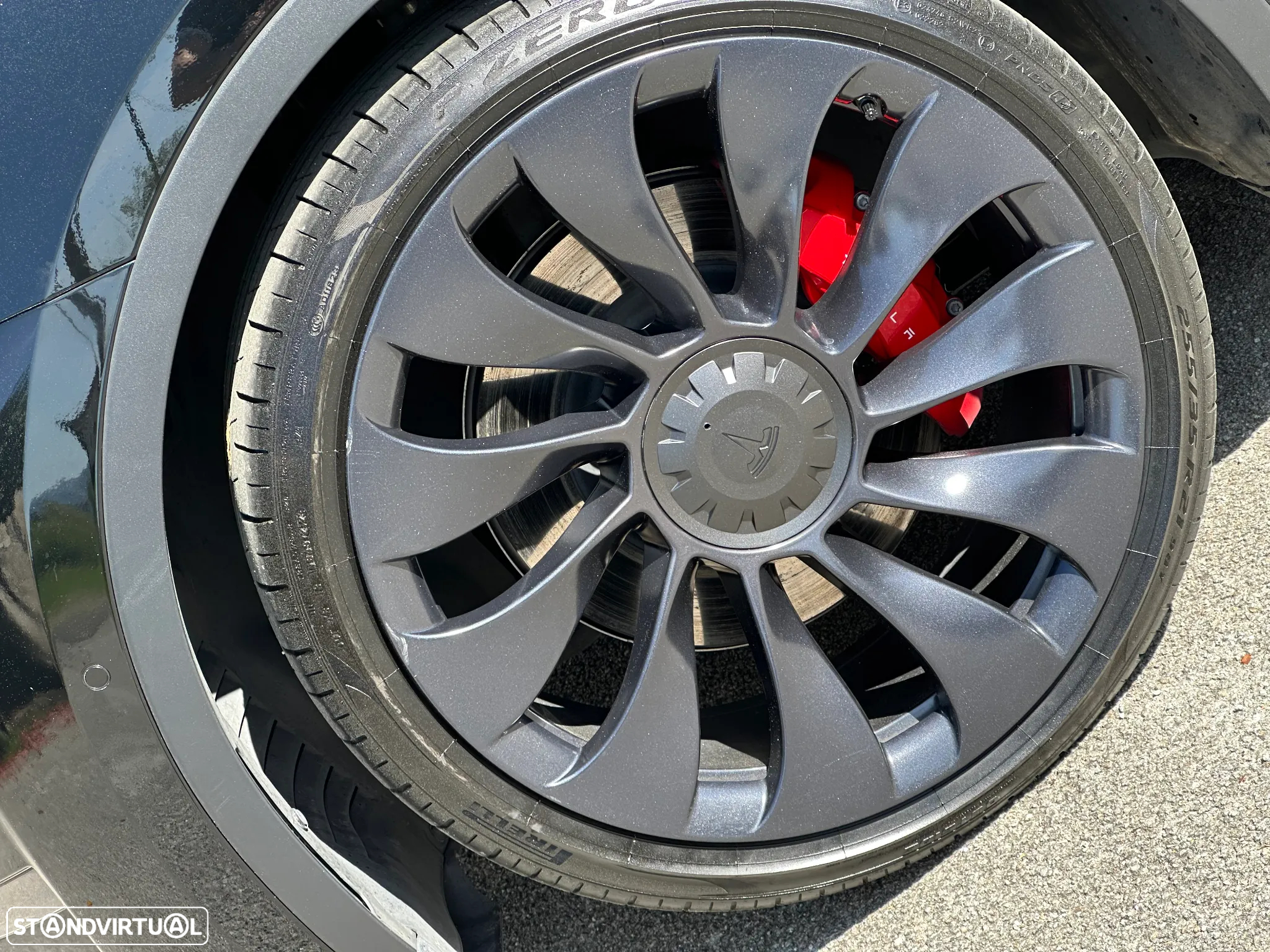 Tesla Model Y Performance Dual Motor AWD - 14