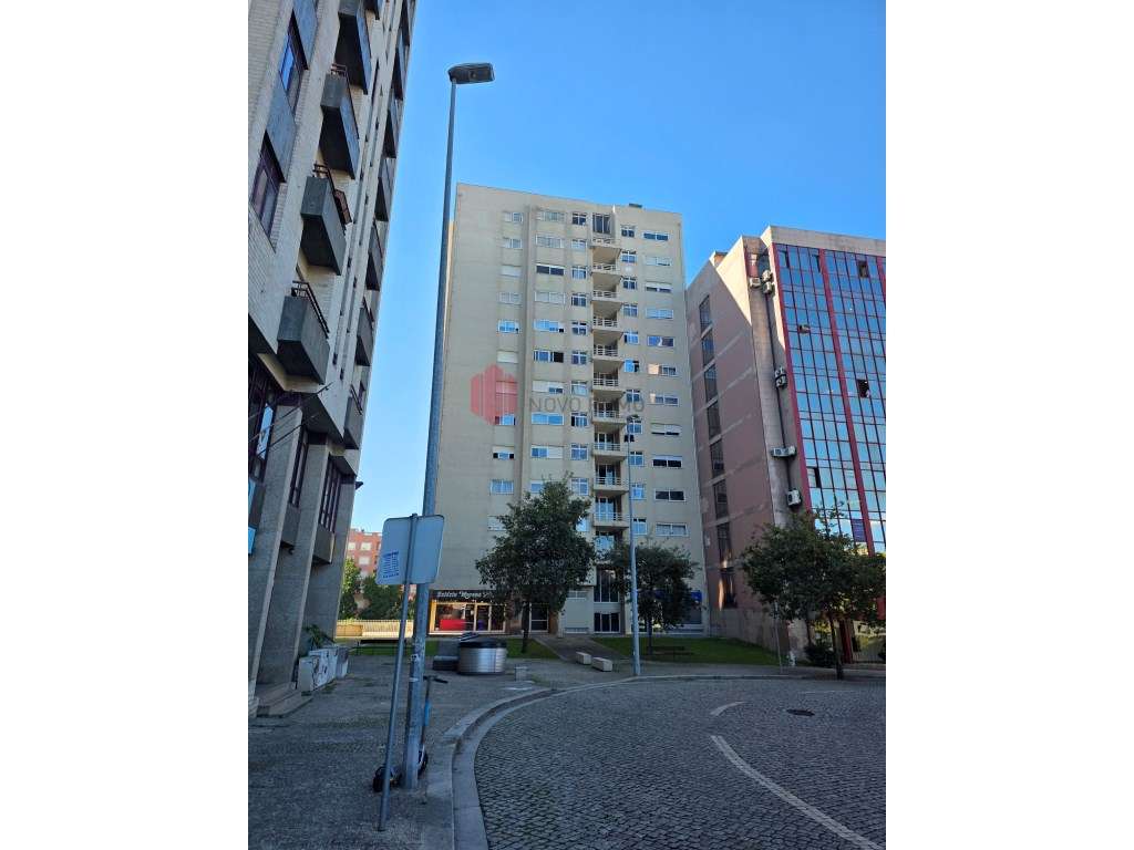 LUGAR DE GARAGEM PARA ARRENDAMENTO - CENTRO DA MAIA - Grande imagem: 3/4