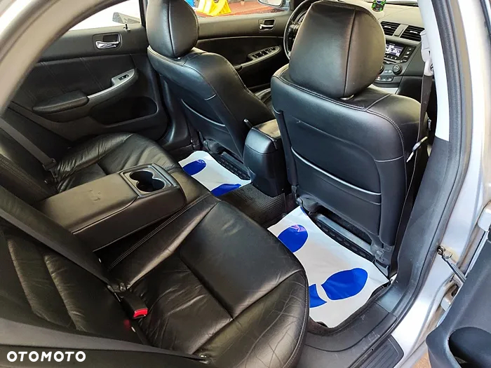 Honda Accord 3.0 V6 EX - 36