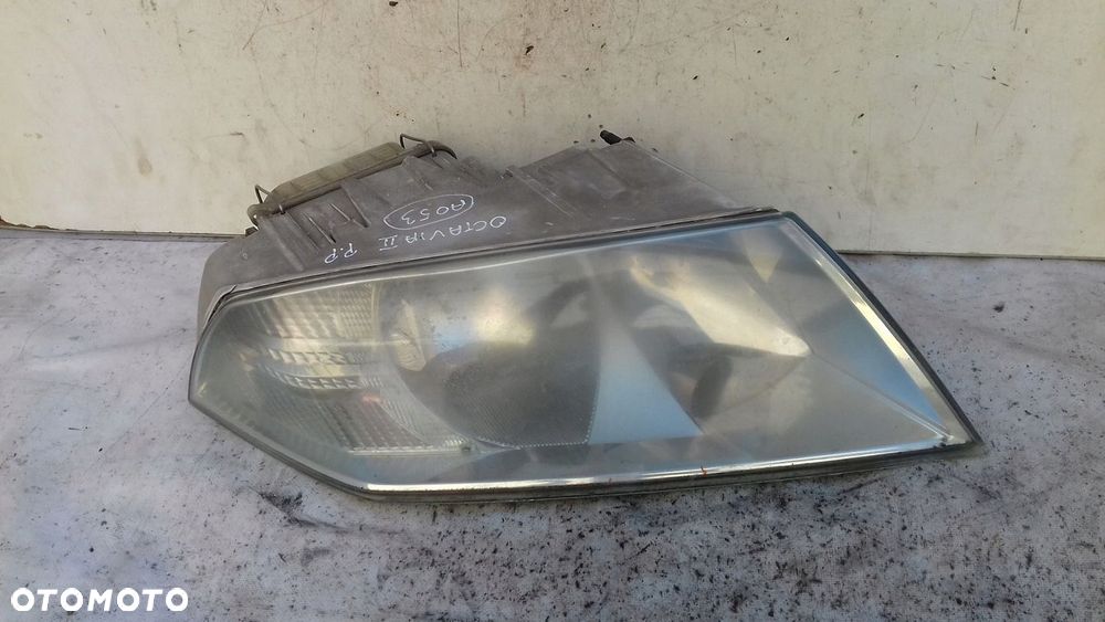 LAMPA PRAWY PRZÓD PRZEDNIA SKODA OCTAVIA II 2 04-08 - 1
