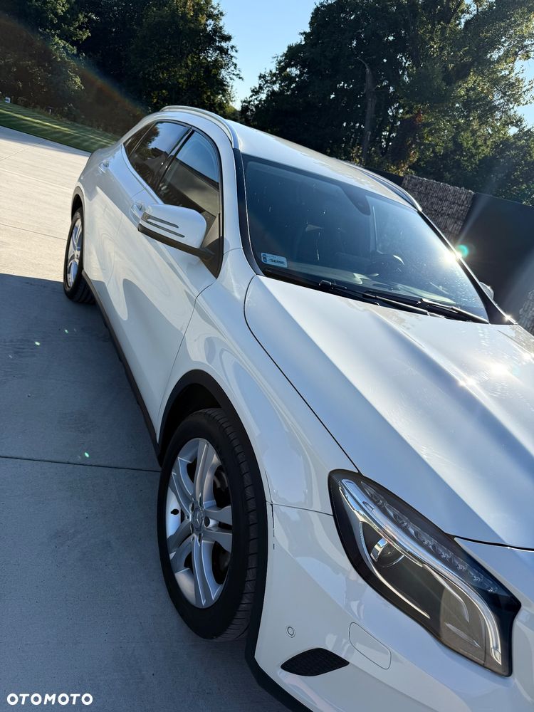 Mercedes-Benz GLA - 32