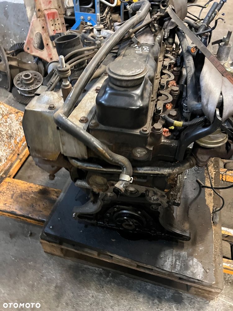 Silnik bez układu paliwowego Nissan Navara d21 d22 2.5td - 3
