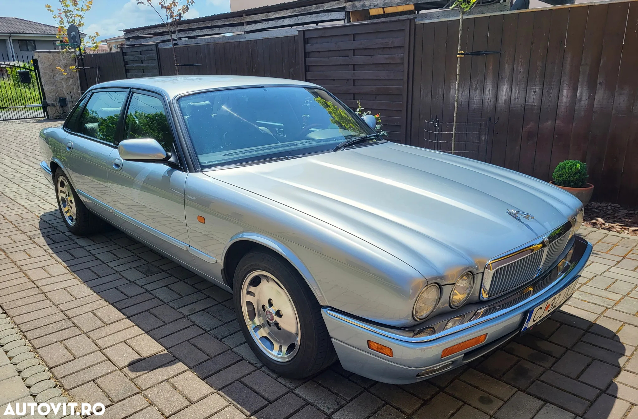 Jaguar XJ - 15
