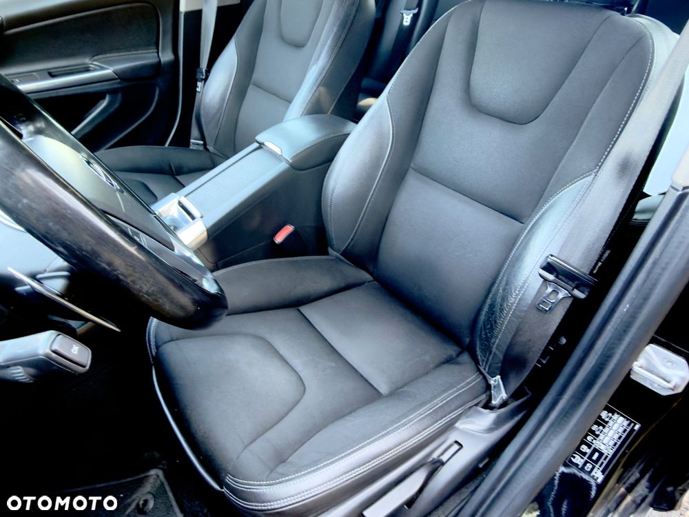 Volvo V60 D4 Geartronic Momentum - 17