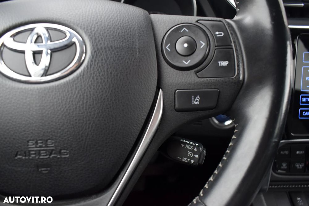 Toyota Auris 1.8 VVT-i Automatik Design Edition - 23