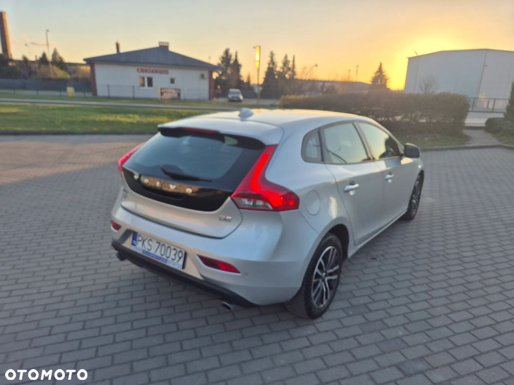 Volvo V40 D2 Inscription - 15