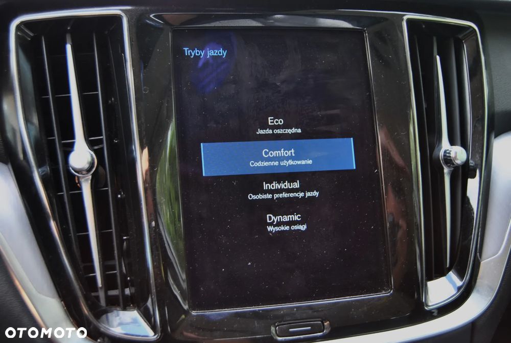 Volvo V60 B4 D Momentum - 13