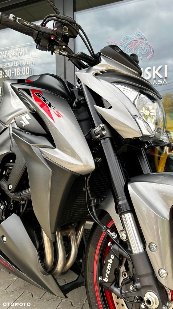 Suzuki GSX 1000 - 17