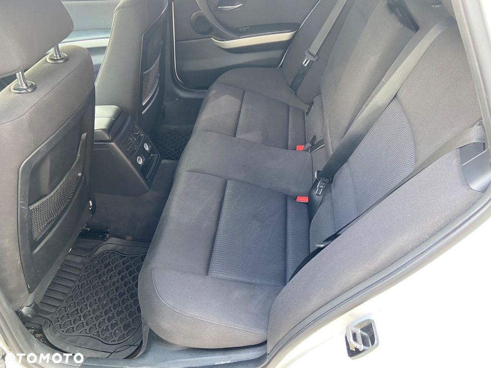 BMW Seria 3 316d - 15