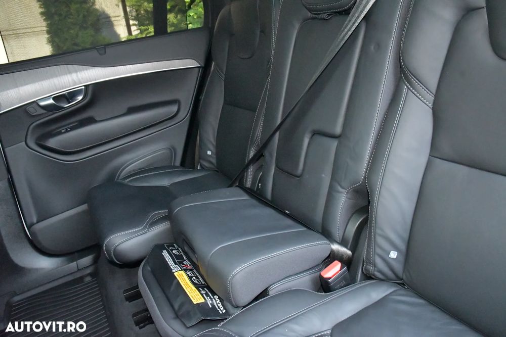 Volvo XC 90 B5 D AWD Ultimate Dark - 32