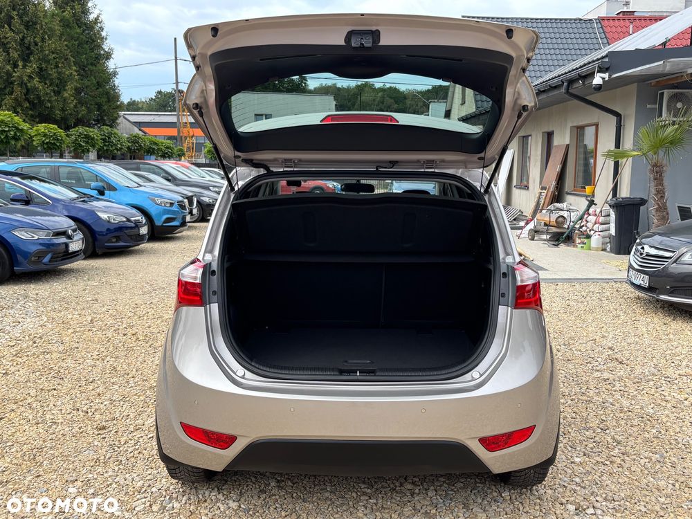Hyundai ix20 1.6 blue YES Gold - 24