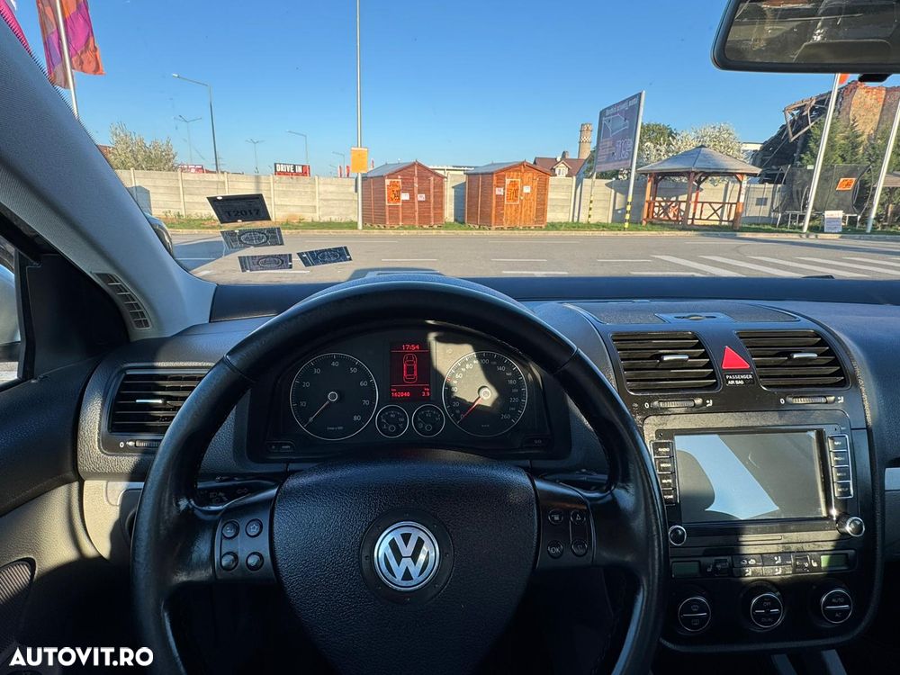 Volkswagen Jetta 1.6 Comfortline - 12