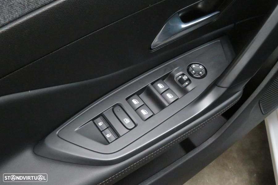 Peugeot 308 1.2 PureTech Allure Pack - 26