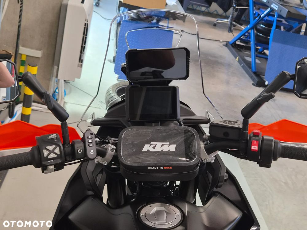 KTM Adventure 890 - 19
