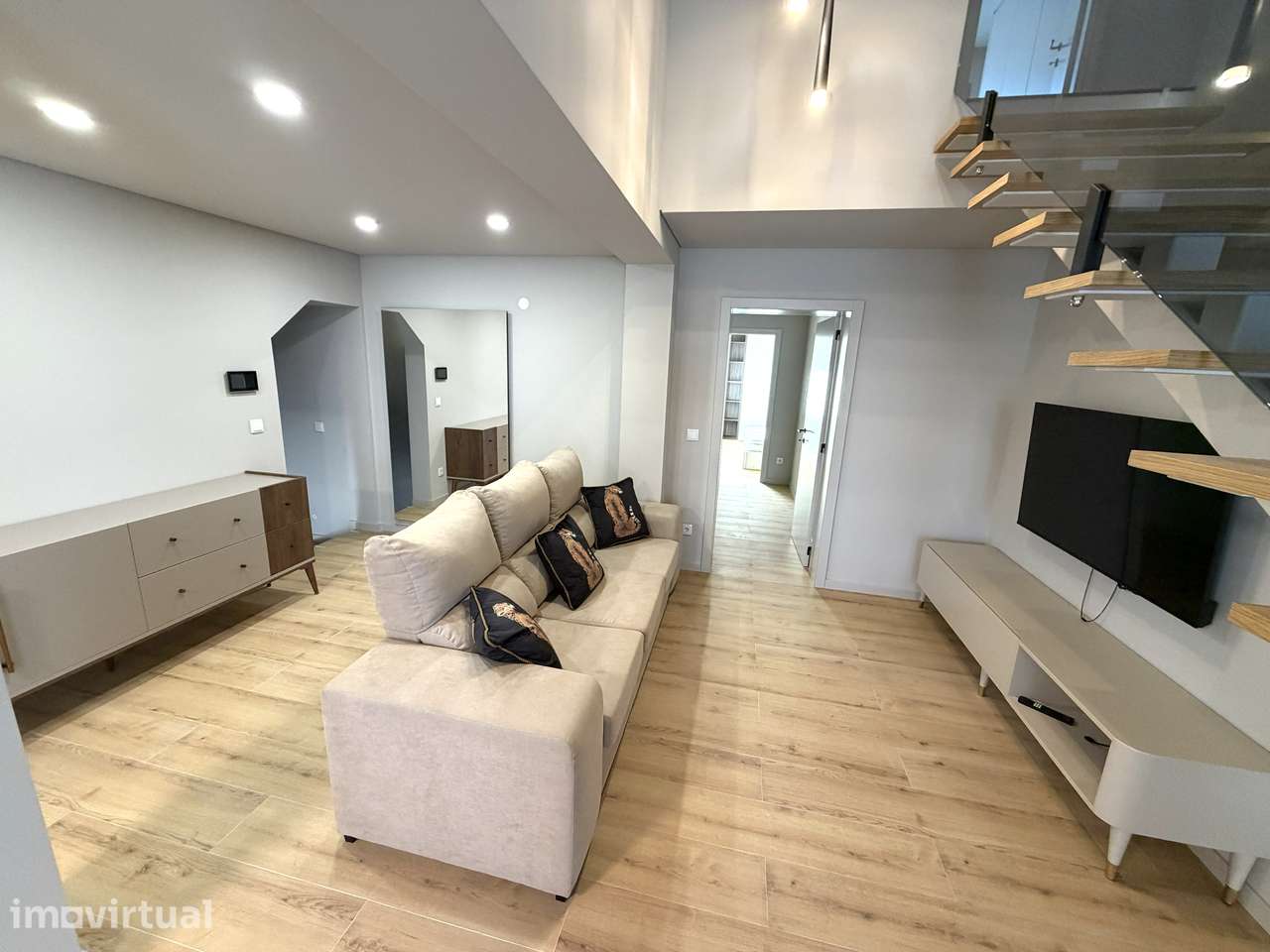 T3 Novo mobilado, equipado e decorado, pronto a habitar - Grande imagem: 5/17